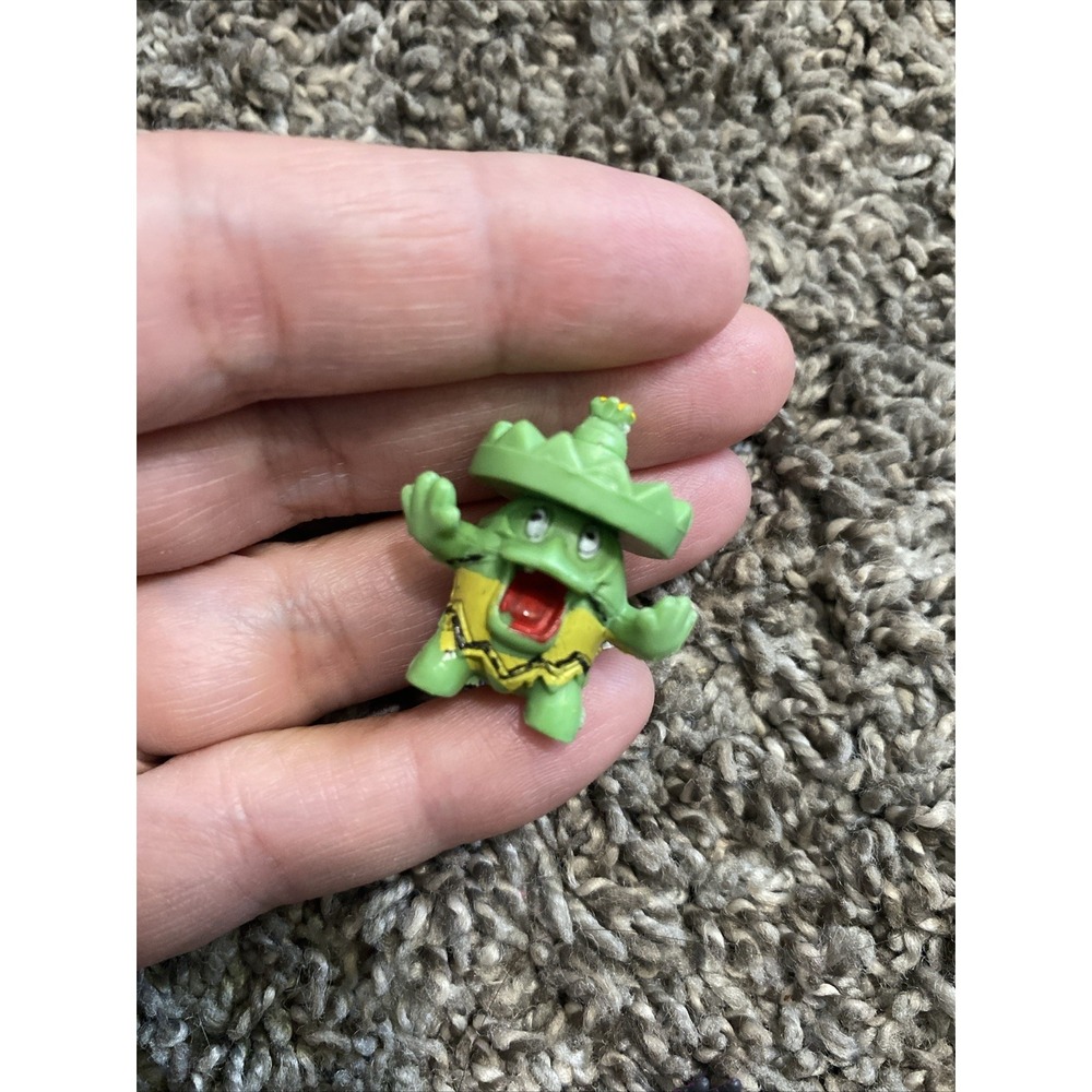 Pokemon 2006 Mini Vinyl R/L W Gumball Miniature Size Ludicolo Action Figure